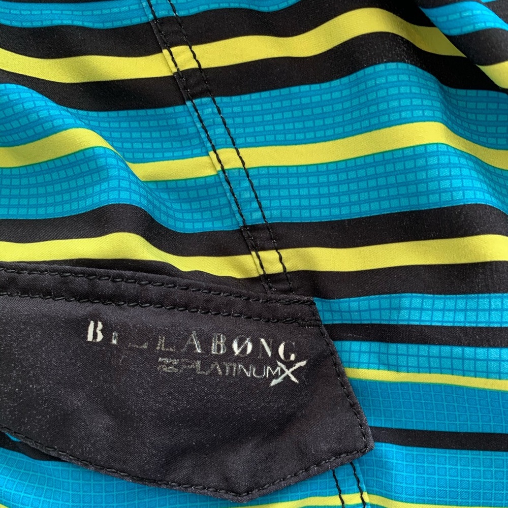 Billabong Platinum Boardshort - Picture 2 of 3